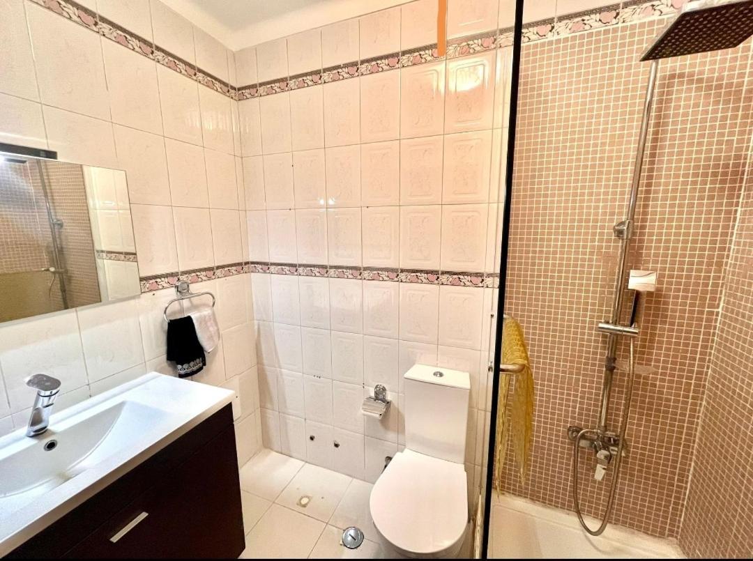 カパリカQuarto Boa Localizacao Com Cozinha E Casa De Banhoアパートメント エクステリア 写真
