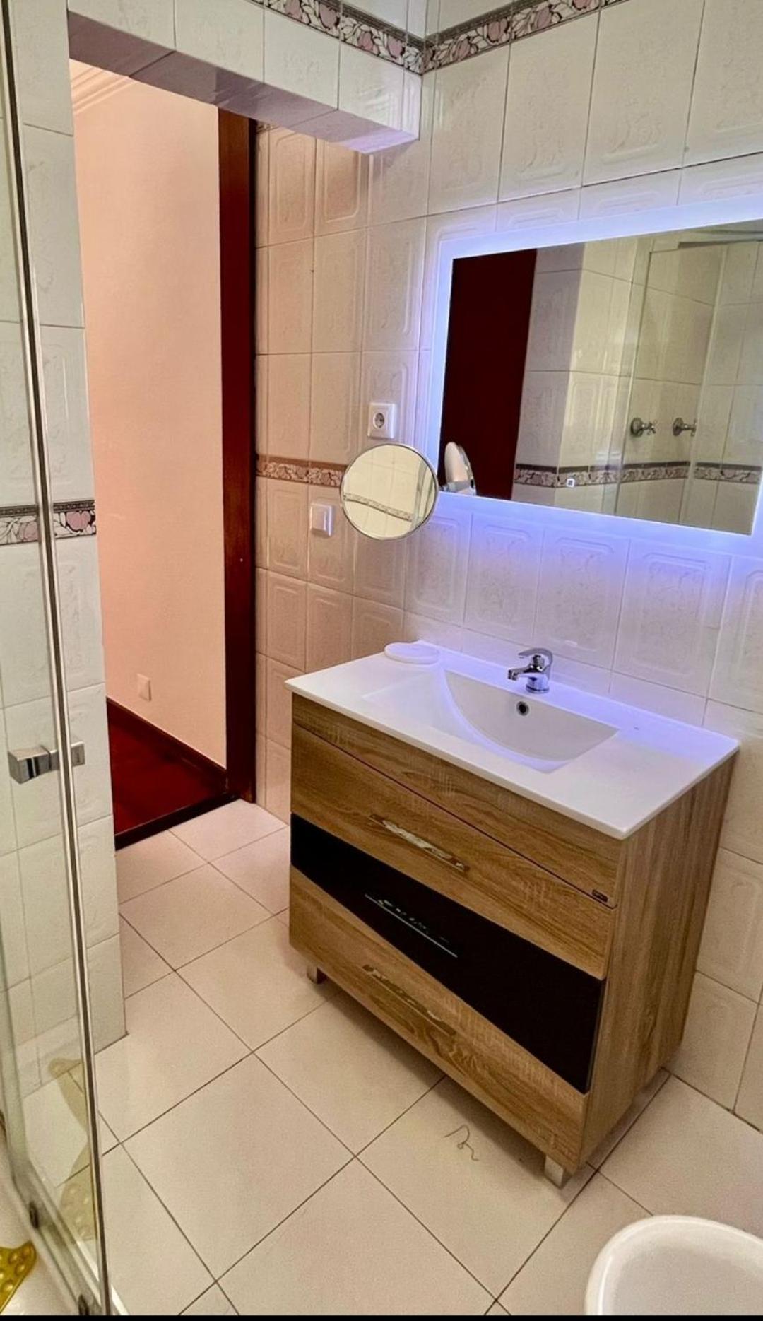 カパリカQuarto Boa Localizacao Com Cozinha E Casa De Banhoアパートメント エクステリア 写真